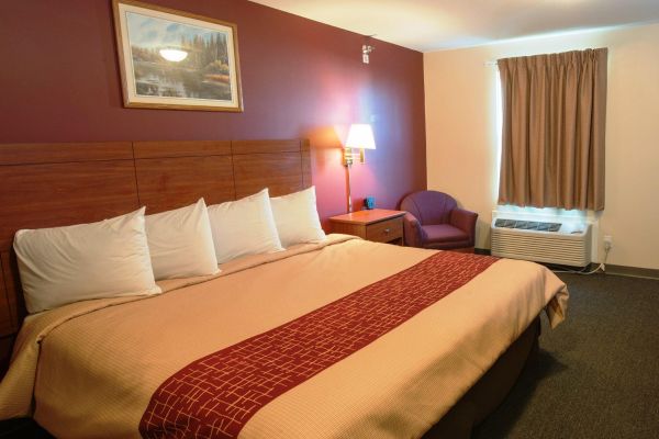 Hotel Red Roof Suites Dickinson